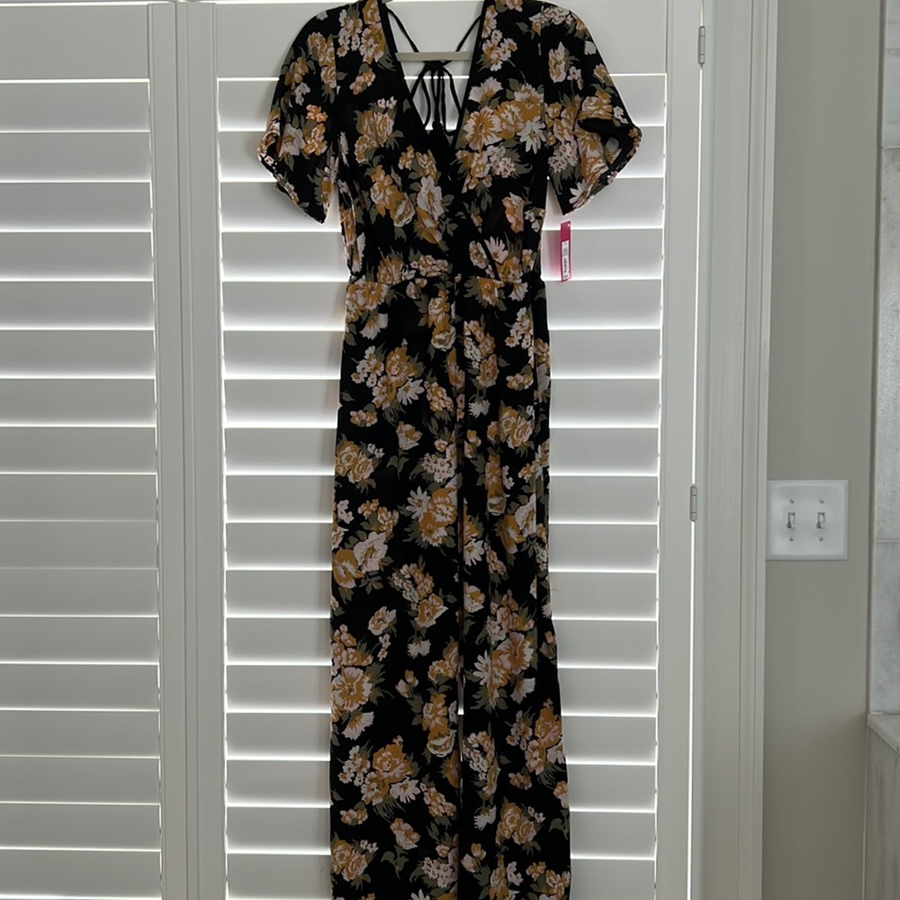 Xhilaration jumper NWT sz small